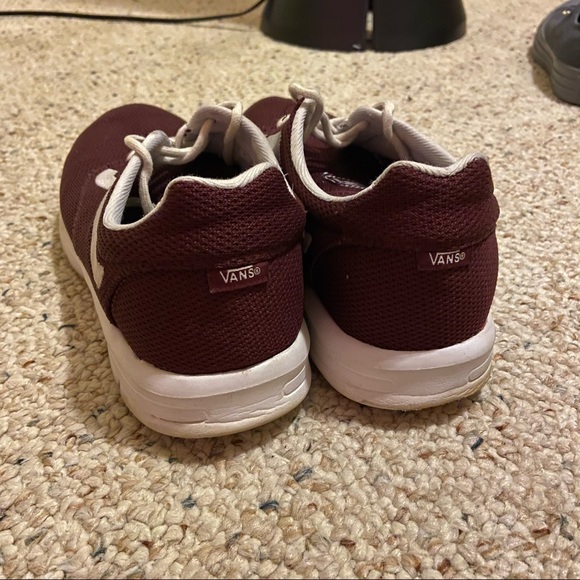 Vans - Picture 2 of 9